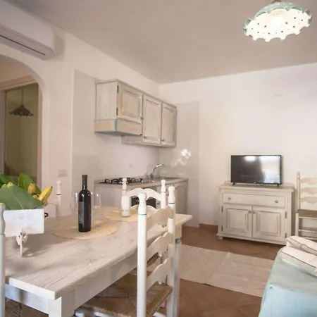 Stylish Res Del Golfodiorosei B4 1 Bedrm Apartment