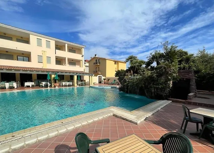 Stylish Res Del Golfodiorosei B4 1 Bedrm Appartement