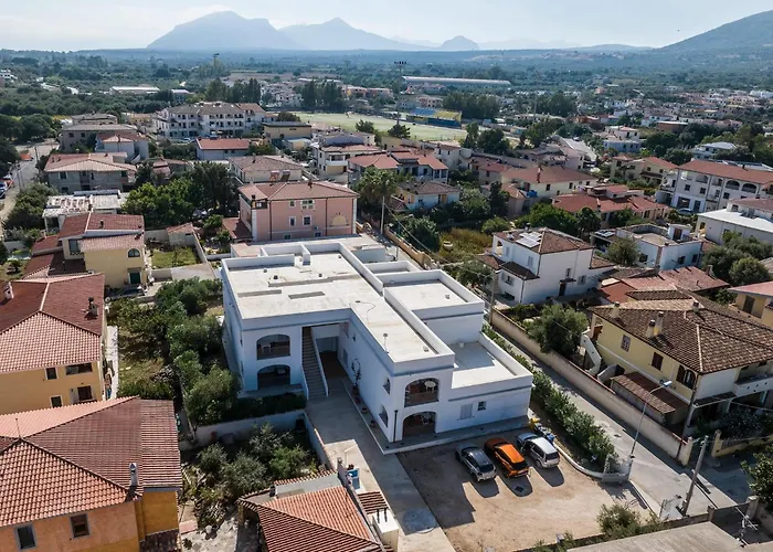 Stylish Res Del Golfodiorosei B4 1 Bedrm Appartement *